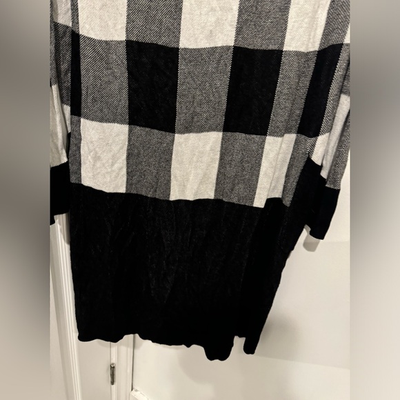 4/$30 Charlie Paige long open dust Cardigan in buffalo check plaid size M - Picture 6 of 6